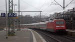 Ein Nachschuss auf die 101 096-6 DB sie  schiebt einen IC von Aachen-Hbf nach Stralsund-Hbf und hielt in Herzogenrath. 
Aufgenommen am Bahnhof von Herzogenrath. 
Am Mittag vom 3.1.2020.