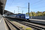 PRESS 246 049-2 (92 80 1246 011-1 D-PRESS) mit dem IC 2152 von Gera Hbf nach Kassel-Wilhelmshöhe, am 27.10.2022 beim Halt in Erfurt Hbf.