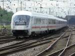 IC 2024 geschoben von der 101 095-8 auf dem Weg nach Passau, erreicht in Krze Dortmund Hbf. 17.05.2009.