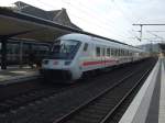 Dieser IC-Steuerwagen der Bauart Bimdzf 271.0 (51 80 80-95 020-8)entschwindet gerade aus dem Bielefelder Hauptbahnhof in Richtung Kln. Aufgenommen am 13.10.2010.