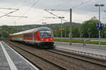 Hier zusehen ist ein Messzug bestehend aus einem ex München-Nürnberg-Express Steuerwagen, 2 Messwagen und 101 078 welche diesen Messzug am 16.5.24 durch Flöha in Richtung Chemnitz schiebt.