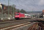 101 131-1 zieht am 20. Mrz 2011 die ehemalige Metropolitan Garnitur als ICE 915 nach Mnchen Hbf durch Kronach.