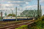 E10 1239 DB mit Rheingold bei der Überquerung der Hohenzollernbrücke in Köln, August 2024.