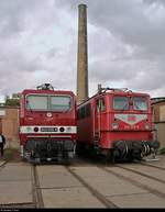 143 005-7 (243 005-6) und 142 255-9 (242 255) der Traditionsgemeinschaft Bw Halle P e.V. stehen anlässlich des Sommerfests unter dem Motto  Diesellokomotiven der ehemaligen DR  auf dem Gelände des DB Musems Halle (Saale).
Bild durchlief die Selbstfreischaltung.
[25.8.2018 | 14:45 Uhr]