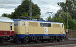 Smart Rail GmbH mit  111 223-4 (NVR:  91 80 6 111 223-4 D-ZUG ) am Ende des Sonderzuges am 25.08.21 Bf.