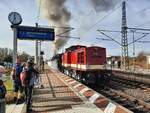 MaS 112 481-1 + DLW 50 3501 als Schlussloks am D 79648 nach Eisenach über Meiningen, am 30.10.2021 in Neudietendorf.