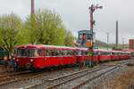 AKE-Schienenbus VT98 im Eisenbahnmuseum Bochum Dahlhausen, April 2024.