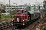 260 588-9 DB mit Nikolaussonderzug in Wuppertal, Dezember 2024.