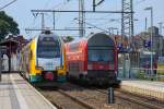 ODEG Kiss Sonderfahrt auf dem Weg zum Hafenfest in Stralsund durchfährt den Bahnhof Pasewalk.