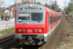 Die S8 von Dortmund nach Mgladbach fhrt am 02.04.2010 in Erkrath ein