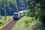 AKE-RHEINGOLD mit Lok 101 001 auf der Rückfahrt von Rügen nach Koblenz zwischen Prora und Lietzow im morgendlichen Dunst.