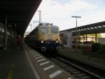 E10 1239 Wartet mit dem TEE Rheingold Jubilumszug in Freiburg Hbf auf ihre Abfahrt.
Aufnahmedatum: 07.07.12
