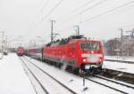 DB 120 159-9 mit dem EN 452  TRANSEUROPEAN EXPRESS  von Moskva Belorusskaja nach Paris Est, beim Halt in Frankfurt (M) Sd; 20.12.2011