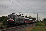 Am Abend des 27.07.2017 bespannte MRCE/BTE ES 64 U2-034 (182 534-8) den DPF-K 1796 (Lörrach Gbf - Hamburg Altona), als sie südlich von Buggingen noch am Anfang ihrer Reise war und gen Bad Krozingen fuhr. 