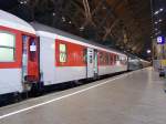 Neu lackierter Wagen am CNL 1458 von Dresden Hbf nach Zrich Hb in Leipzig Hbf.