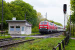 218 423-2 zieht mit ihrer Schwester den EC 195 aus dem Lindauer Hbf.