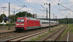 Nachschuss auf 101 089-1 bei der Durchfahrt im Bahnhof Plochingen auf Gleis 4.

🧰 DB Fernverkehr
🚝 EC 117  Salzach  (Linie 62) Frankfurt(Main)Hbf–Klagenfurt Hbf (A)
🕓 30.7.2021 | 16:15 Uhr