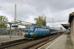 ČD 193 291  Linda  (91 80 6193 291-2 D-ELOC) mit dem EC 379  Berliner  von Hamburg Hbf nach Praha hl.n., am 10.10.2023 in Falkenberg (Elster).