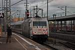 Nachschuss auf 101 050-3  50 Jahre jugend forscht , welche am 06.11.2015 ihren InterCity aus dem Stuttgarter Hauptbahnhof schob.