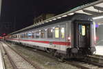 Mit nur 4x Wagen stand der IC 2090 von Rostock Hbf nach Stralsund Hbf im Rostocker Hbf bereit.02.02.2018