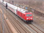 DB 245 023 mit dem IC 2155 aus Düsseldorf Hbf, am 24.03.2019 bei der Einfahrt in Gera Hbf.