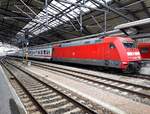 DB 101 081-8 mit dem IC 1959 von Düsseldorf Hbf nach Leipzig Hbf, am 14.04.2019 in Erfurt Hbf.