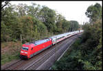 101116-2 ist hier am Ortsrand von Hasbergen am 5.10.2019 um 11.49 Uhr mit einem Intercity nach Frankfurt auf der Rollbahn unterwegs.