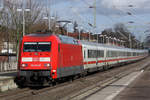 DB 101 049-5 mit IC 2306 bei der Einfahrt in Recklinghausen Hbf.