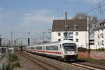 Geschoben von einer Lok der Baureihe 120 fuhr mir dieser InterCity Steuerwagen in Düsseldorf Derendorf vor die Linse.