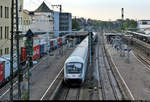 Bpmmbdzf 286.1 mit Schublok 101 ??? durchfährt den Bahnhof Ludwigsburg auf Gleis 4.
Aufgenommen vom Franck-Steg.

🧰 DB Fernverkehr
🚝 IC 2397 (Linie 62) Frankfurt(Main)Hbf–Stuttgart Hbf [Umleiter] [+5]
🕓 22.9.2020 | 18:25 Uhr