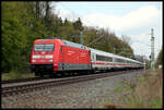 101103 mit Preis Werbung ist hier am 3.5.2021 um 12.54 Uhr mit einem Intercity in Richtung Münster auf der Rollbahn bei Natrup Hagen unterwegs.