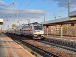 DB 147 581 mit dem IC 1956 von Leipzig Hbf nach Karlsruhe Hbf, am 07.11.2021 in Gotha.