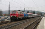 Am 25.11.21 brachten 218 463 und ihre blaue Schwesterlok 218 054 (alias 218 448) den IC 118 von Lindau nach Stuttgart. Hier durchfahren sie gerade Amstetten (Württ).