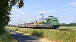 DB 101 019-8  Fahrtziel Natur  mit IC 2311 Westerland (Sylt) - / 2313 Dagebüll Mole - Köln Hbf, ab Niebüll vereint (bei Lembruch 12.06.2023). Die Lok wirbt auf beiden Längsseiten für unterschiedliche Reiseziele. Auf der hier sichtbaren Seite wirbt sie für einen Urlaub im Nationalpark Sächsische Schweiz, auf der gegenüberliegenden Seite für einen Urlaub im Nationalpark Hohe Tauern



