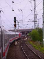 Blick aus dem IC 1904 bei der Einfahrt in den Bahnhof Dsseldorf Hbf.