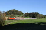 101 075 mit dem  IC Königssee  aus Freilassing kommend am 9. Oktober 2024 bei Axdorf.