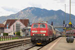 Am 6. Mai 2023 fuhren 218 415-8 und 218 446 mit dem IC 2013 in Immenstadt (Allgäu) ein