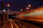 IC 2062 von Nrnberg HBF nach Karlsruhe HBF durchfhrt am Abend des 20.10.07 den HP Hofen(b Aalen).