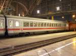 73 80 18-95 250-2 Apmz 127.2 der Mnchner KP-Reserve in Leipzig Hbf im Dienst.