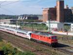 232 083 vor InterCity mit Steuerwagen Gattung Bimdzf in Dresden-Altstadt - 17.08.2004  