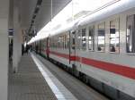 Ein IC2112 von Stuttgart Hbf nach Hamburg-Altona.Am 15.03.08 in Mannheim Hbf.