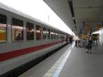 Ein IC2113 von Hamburg-Altona nach Stuttgart Hbf mit +15.Am 27.06.08 beim Halt in Mannheim Hbf.