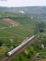 IC2103 (Basel SBB-Nrnberg Hbf) mit Schublok 101 028-9  am Isteiner Klotz 14.4.09