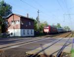 IC 79653 Eisenach-Dresden mit Zuglok 101 093-3 passiert am 22.04.2009 den Bahnbergang in Markranstdt in Fahrtrichtung Leipzig.