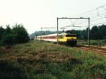 1609 mit EC 147 Amsterdam CS-Kln Hbf bei Ginkel am 18-8-1996.