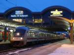 IC 2011 Dsseldorf Hbf - Tbingen Hbf mit Schublok Br 120 in Mainz Hbf.