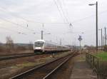 IC 2359 von Kln Hbf nach Stralsund, bei der Einfahrt in Naumburg (S) Hbf, gezogen von DB 101 100-6; 05.04.2010