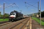 Gleich nach dem MWB-Taurus kam der Bosporus-Sprinter ES 64 U2-067 mit dem einzigen planmssigen IC durchs sonnenverwhnte Maintal gerollt (Thngersheim 21.08.10)