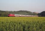 IC 2209 ist am 24. April 2011 auf der Frankenwaldbahn bei Kronach unterwegs.