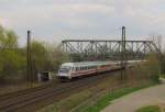 IC 2154 von Leipzig Hbf nach Frankfurt (M) Hbf, am 14.04.2012 in Naumburg (Saale).